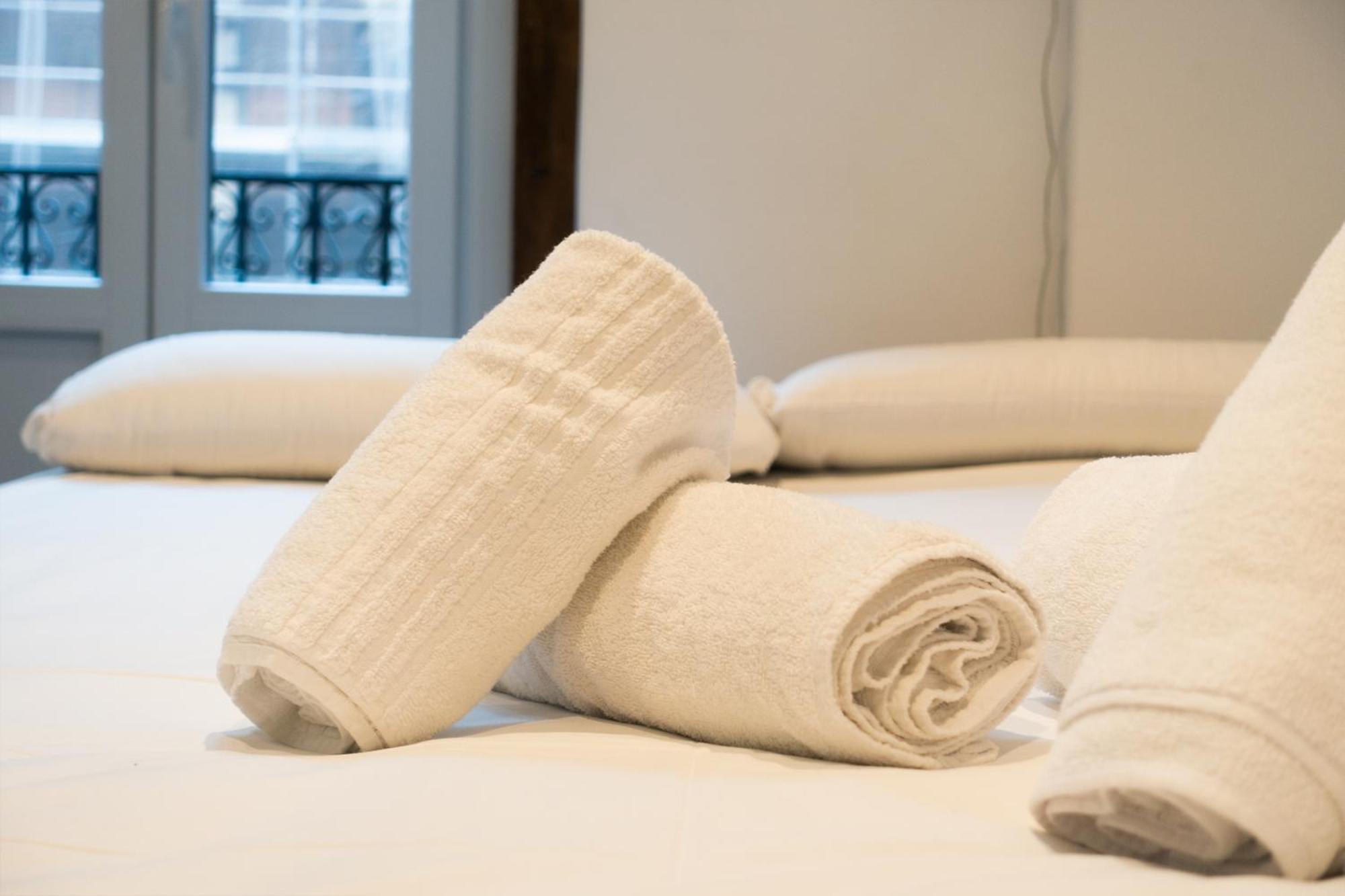 Hortaleza 4, Preciso Estudio En Chueca Junto A La Gran Via De 马德里 外观 照片